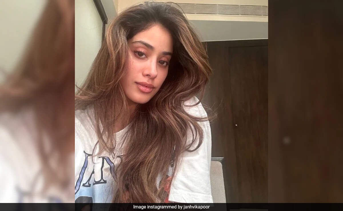 The Internet Is Smitten By Janhvi Kapoor
